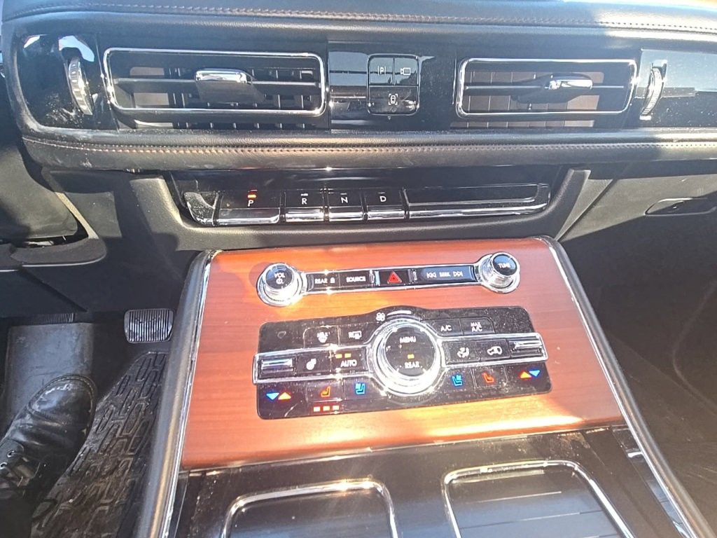 Used 2022 Lincoln Aviator Reserve w/ Equipment Group 201A image 9