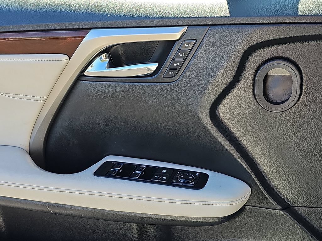 Used 2017 Lexus RX 450h AWD w/ Cold Weather Package image 31