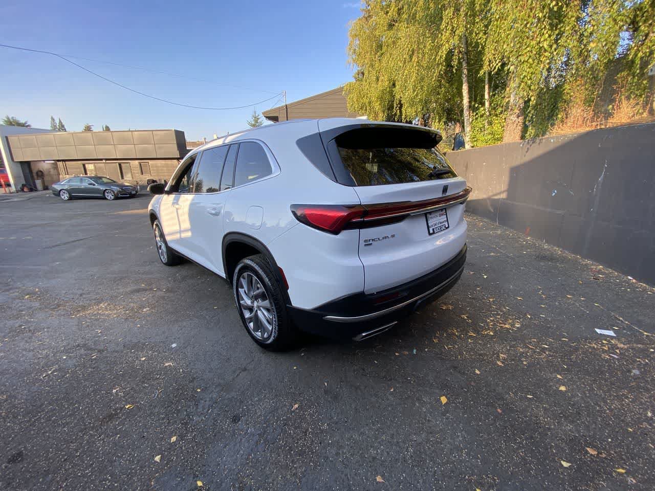 Used 2026 Buick Enclave Preferred AWD/4WD image 4