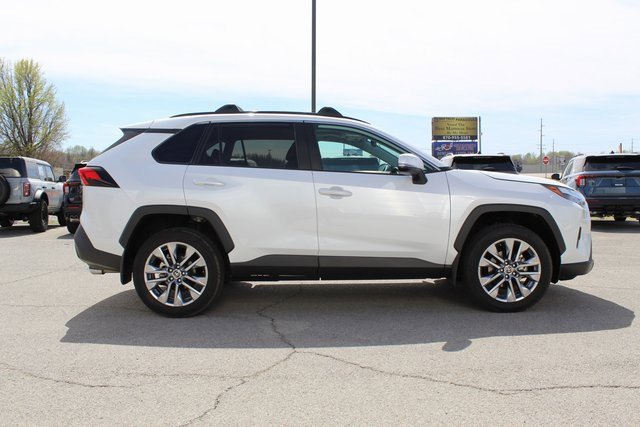 Used 2023 Toyota RAV4 XLE Premium FWD image 6