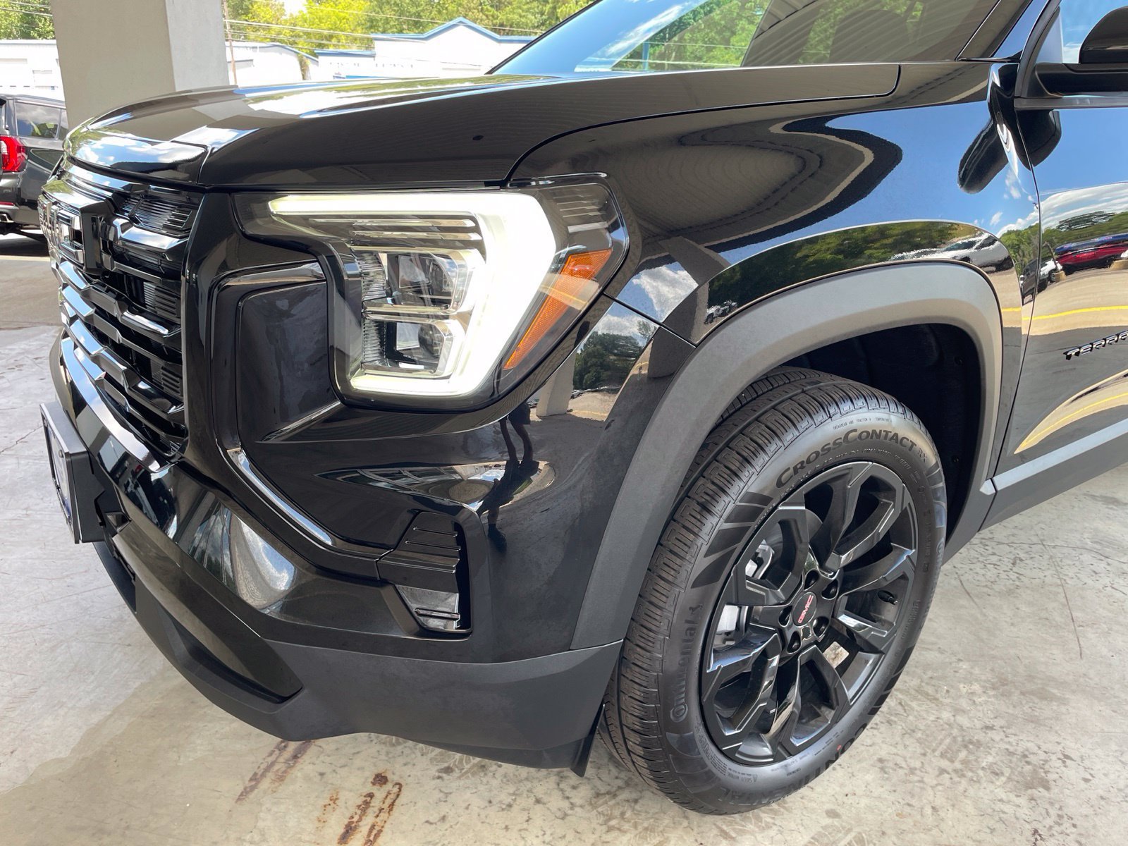 New 2027 GMC Terrain Elevation w/ Elevation Premium Package FWD image 11
