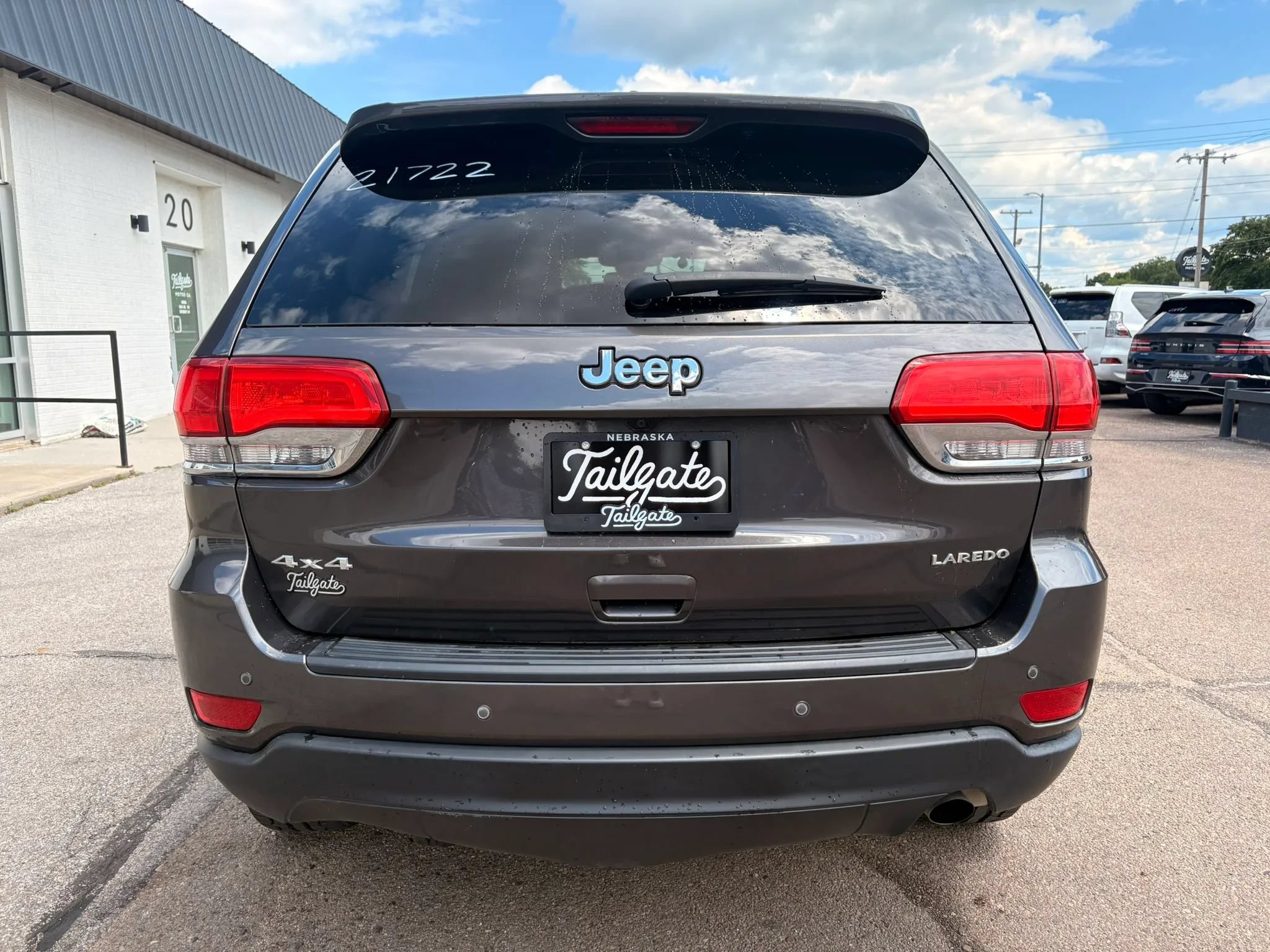 Used 2019 Jeep Grand Cherokee Laredo AWD/4WD image 7