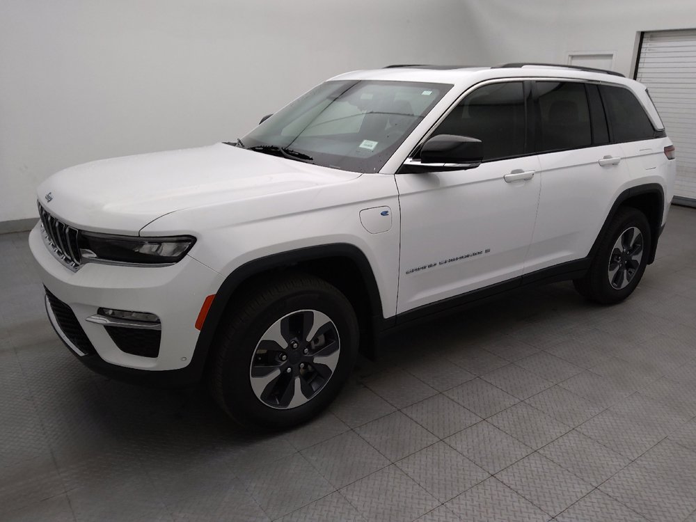 Used 2022 Jeep Grand Cherokee Limited 4xe w/ Luxury Tech Group II AWD/4WD image 2
