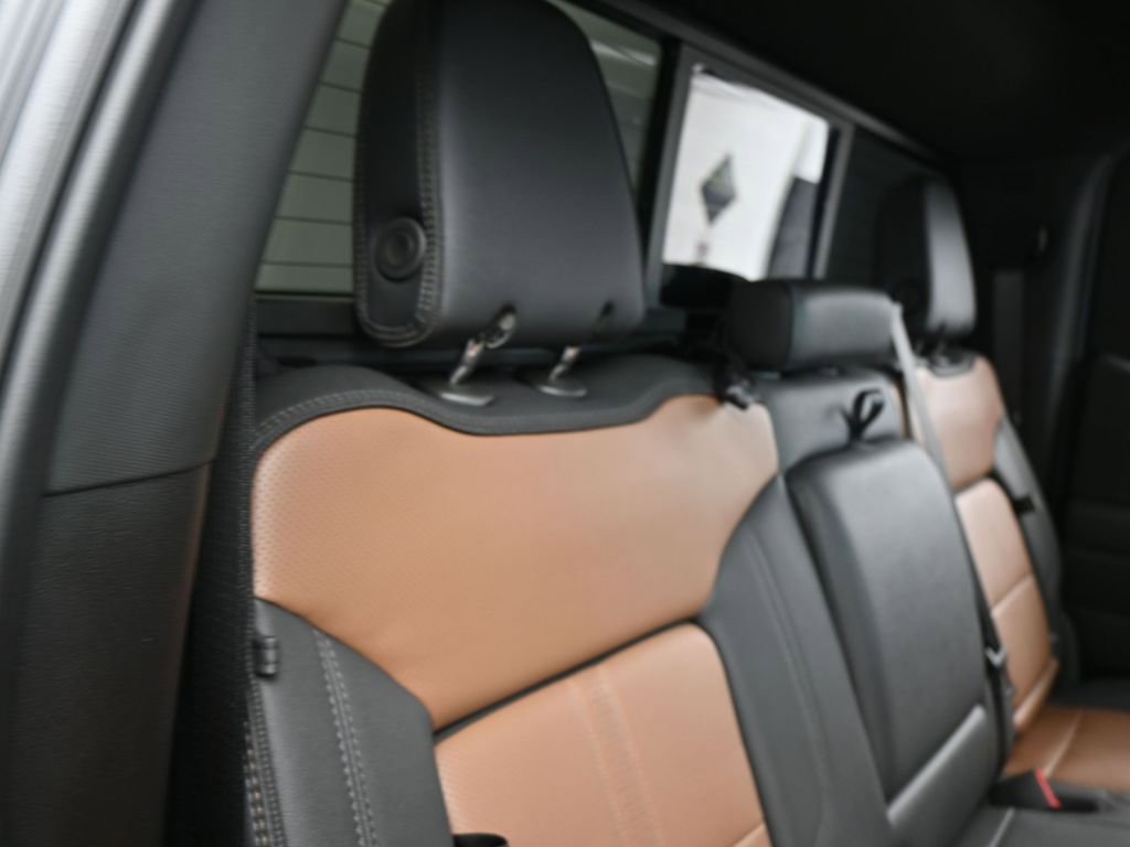 Used 2025 Chevrolet Silverado 1500 High Country image 44