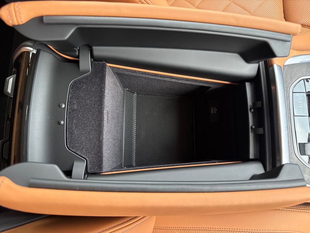 Used 2024 BMW X7 xDrive40i w/ Premium Package image 41