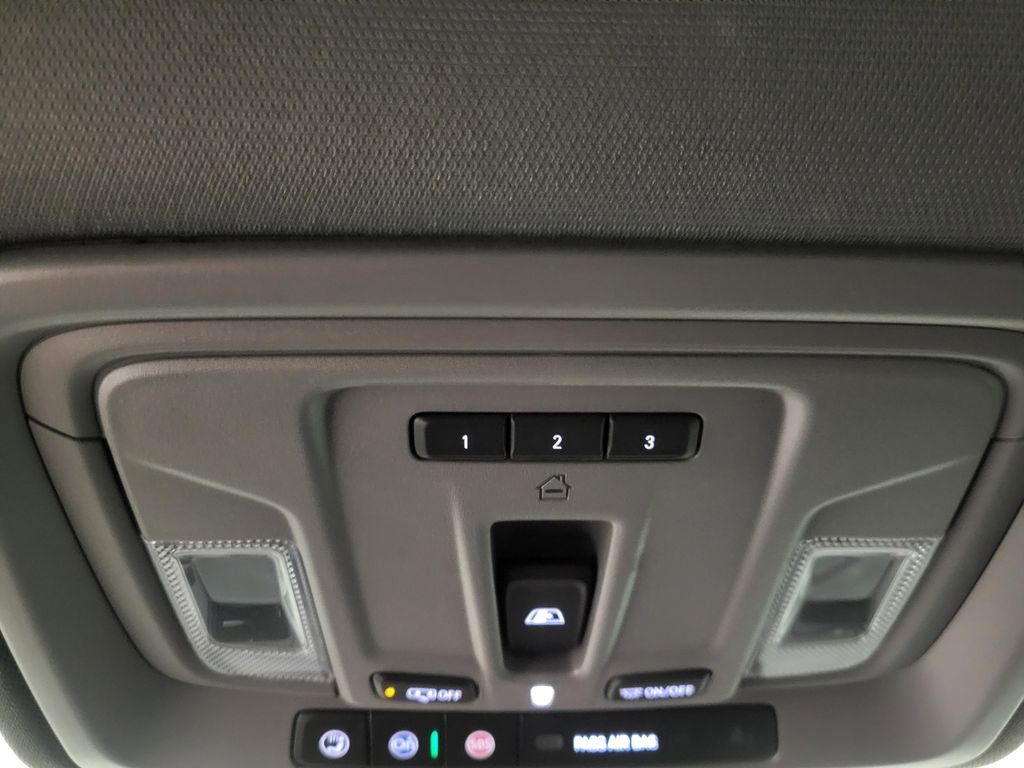 Used 2025 Chevrolet Silverado 1500 LTZ image 17