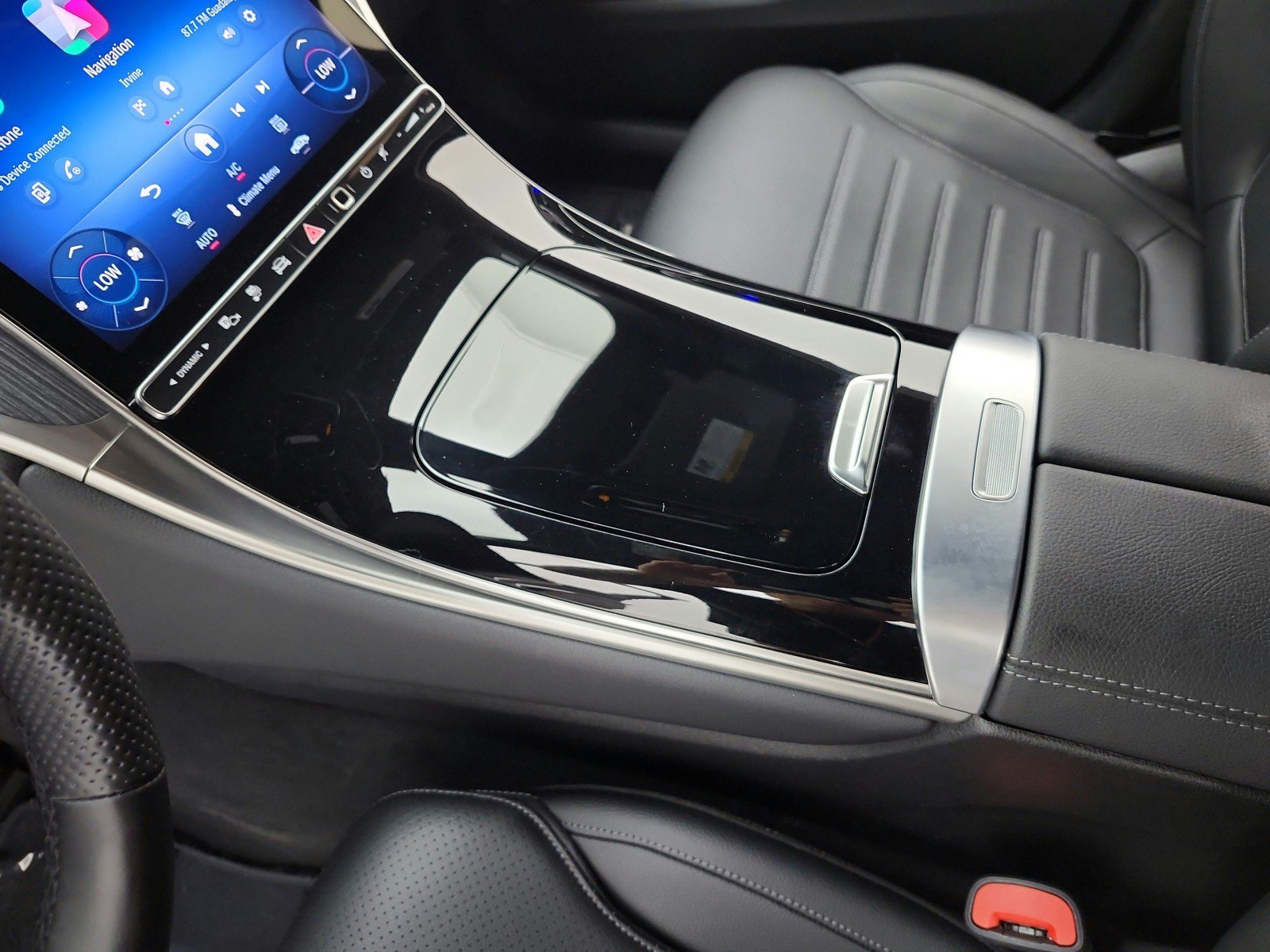 Used 2025 Mercedes-Benz GLC 350e 4MATIC image 11