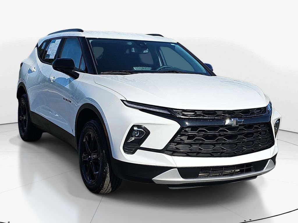 Used 2024 Chevrolet Blazer LT w/ Convenience Package image 2
