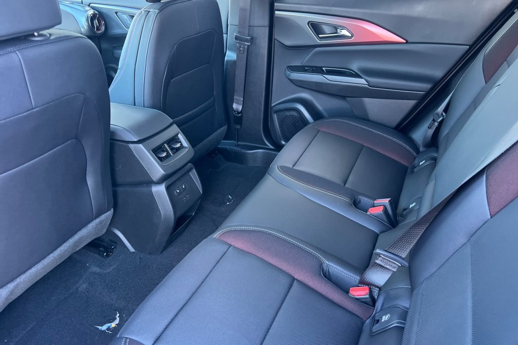 New 2026 Chevrolet Equinox EV RS image 9