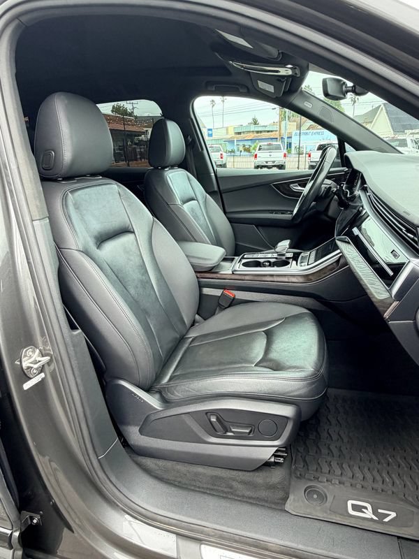Used 2021 Audi Q7 3.0T Premium Plus w/ Premium Plus Package AWD/4WD image 23