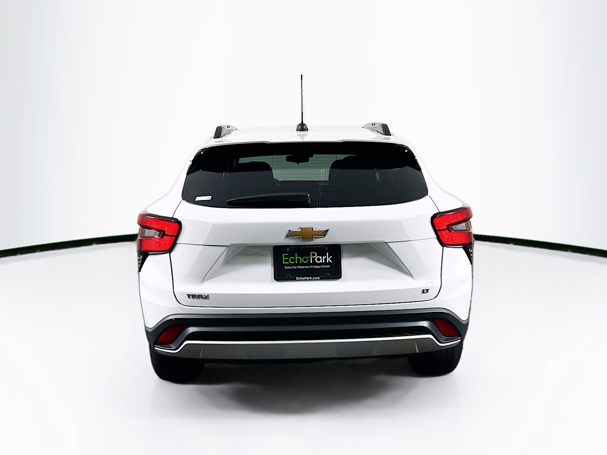 Used 2025 Chevrolet Trax LT FWD image 7