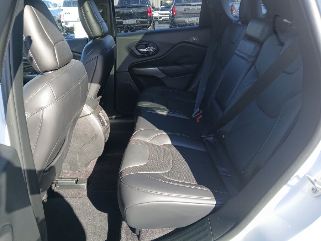 Used 2019 Jeep Cherokee Limited AWD/4WD image 24