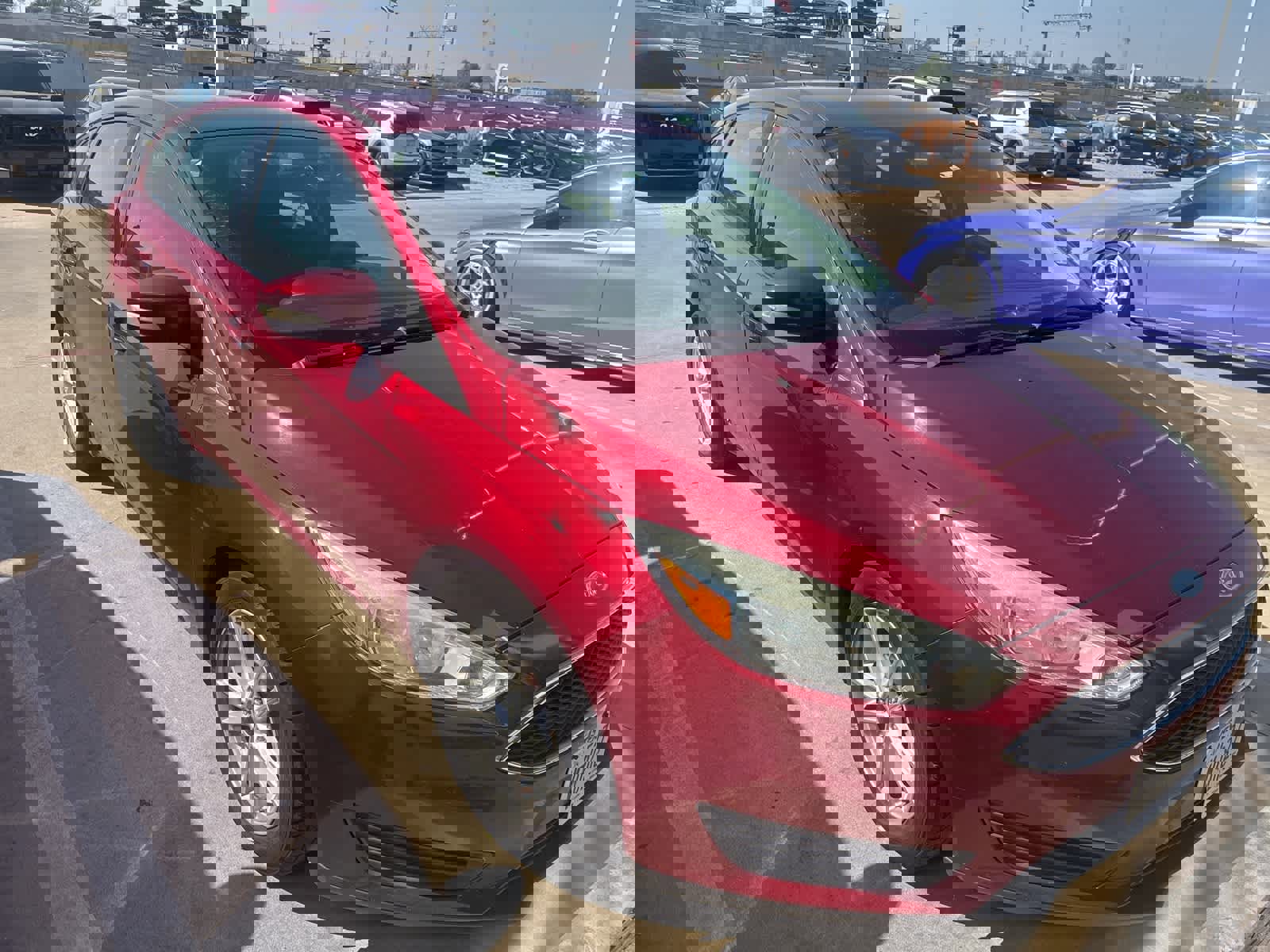 Used 2015 Ford Focus SE image 1