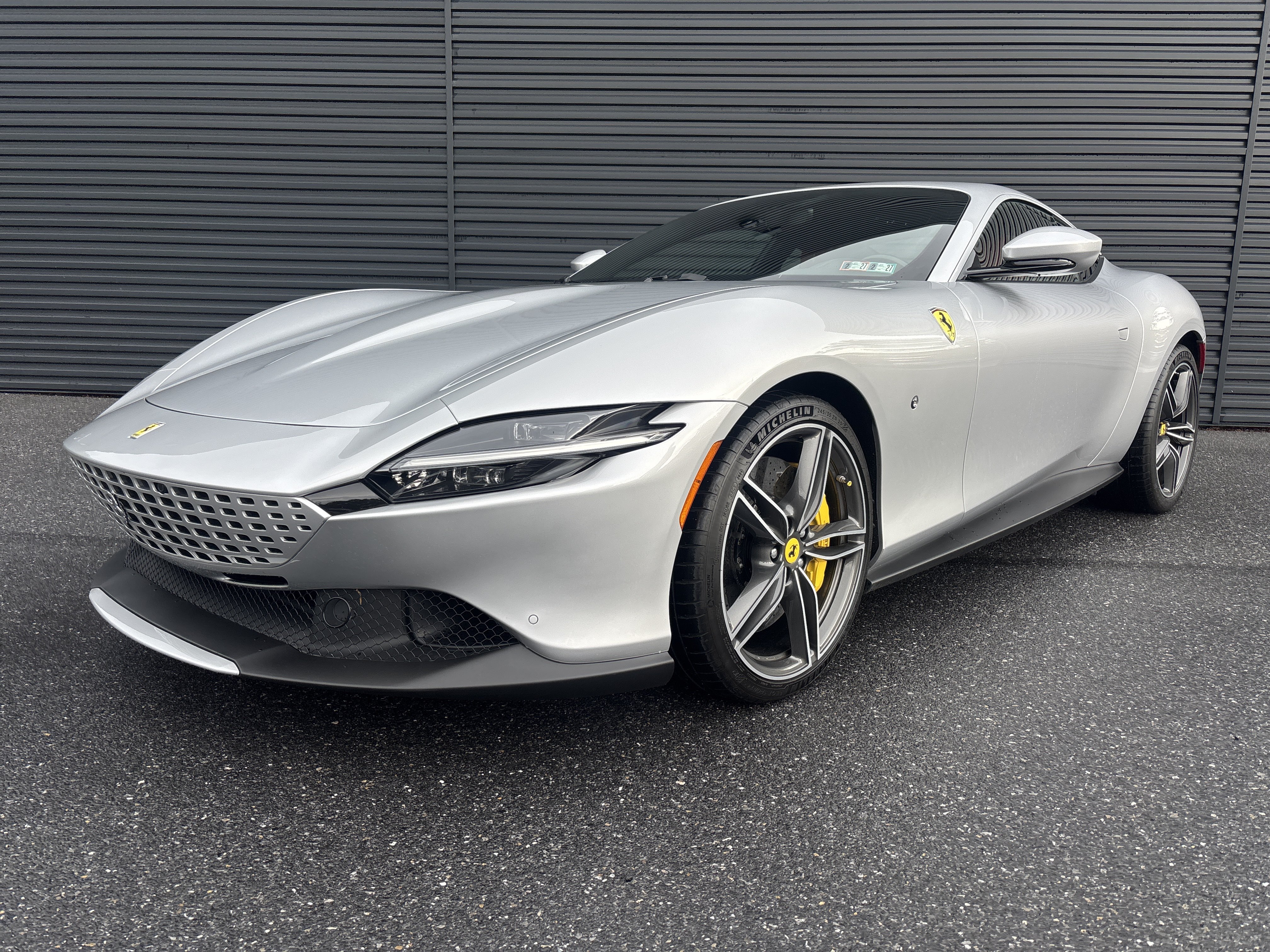 Used 2022 Ferrari Roma RWD image 1