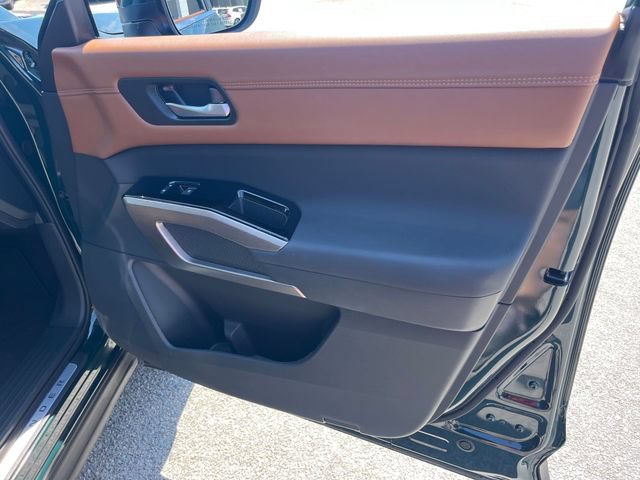 Used 2025 Nissan Pathfinder Platinum w/ Cargo Package FWD image 32
