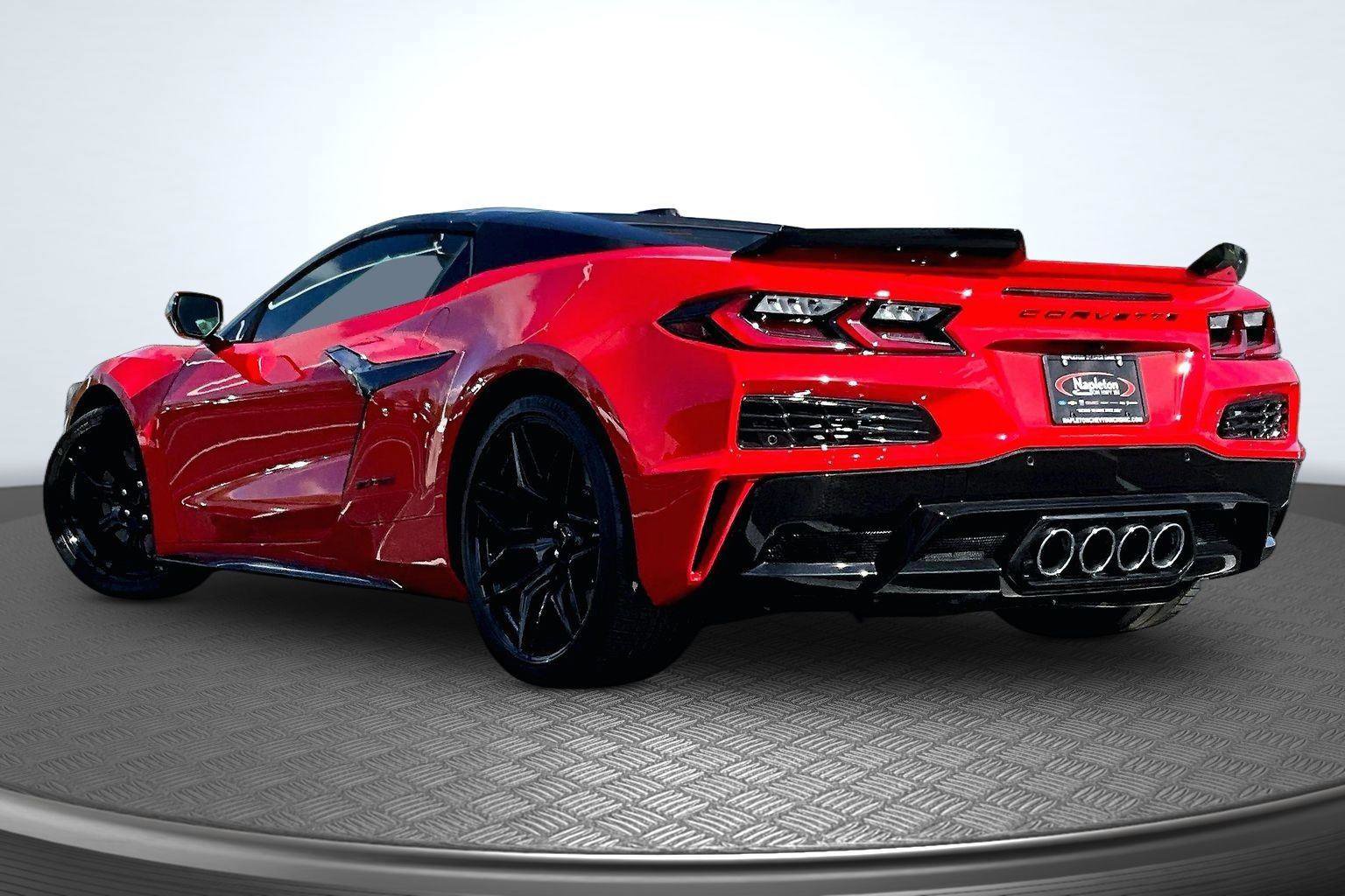 Used 2024 Chevrolet Corvette Z06 RWD image 13