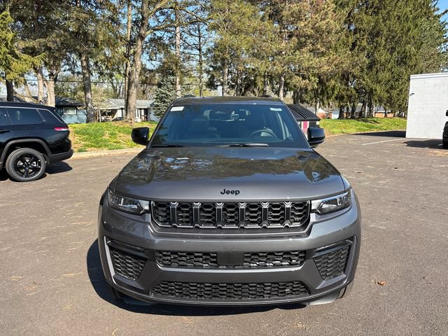 New 2026 Jeep Grand Cherokee L Limited w/ Limited Altitude Package AWD/4WD image 5