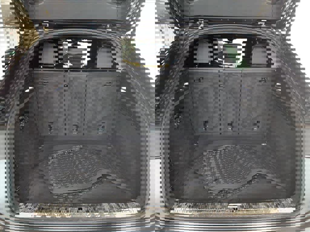 Used 2019 Audi Q8 Premium Plus w/ Premium Plus image 19