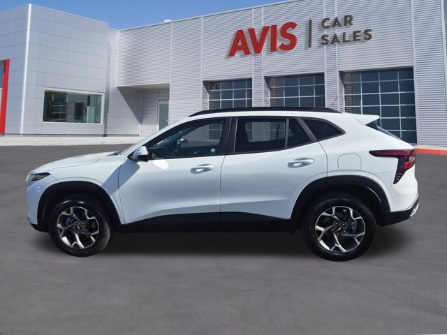 Used 2026 Chevrolet Trax LT FWD image 8