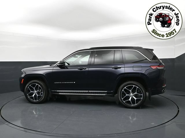 Used 2024 Jeep Grand Cherokee Summit AWD/4WD image 3