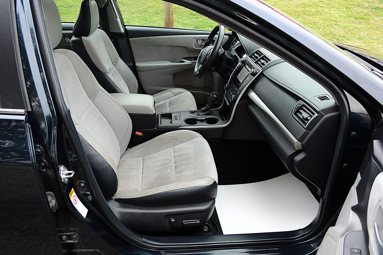 Used 2015 Toyota Camry XSE image 17