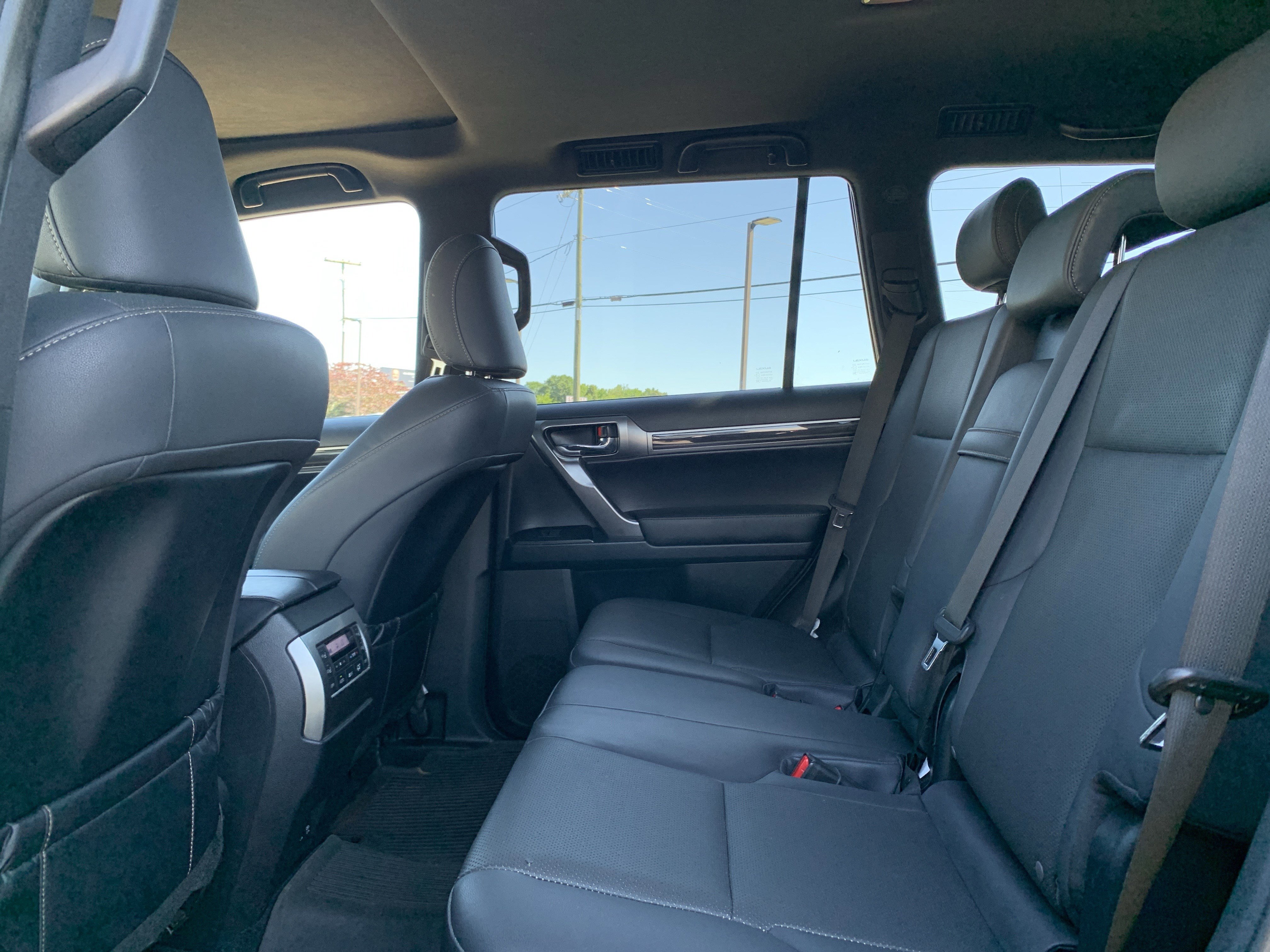 Used 2022 Lexus GX 460 Premium w/ Premium Package AWD/4WD image 32