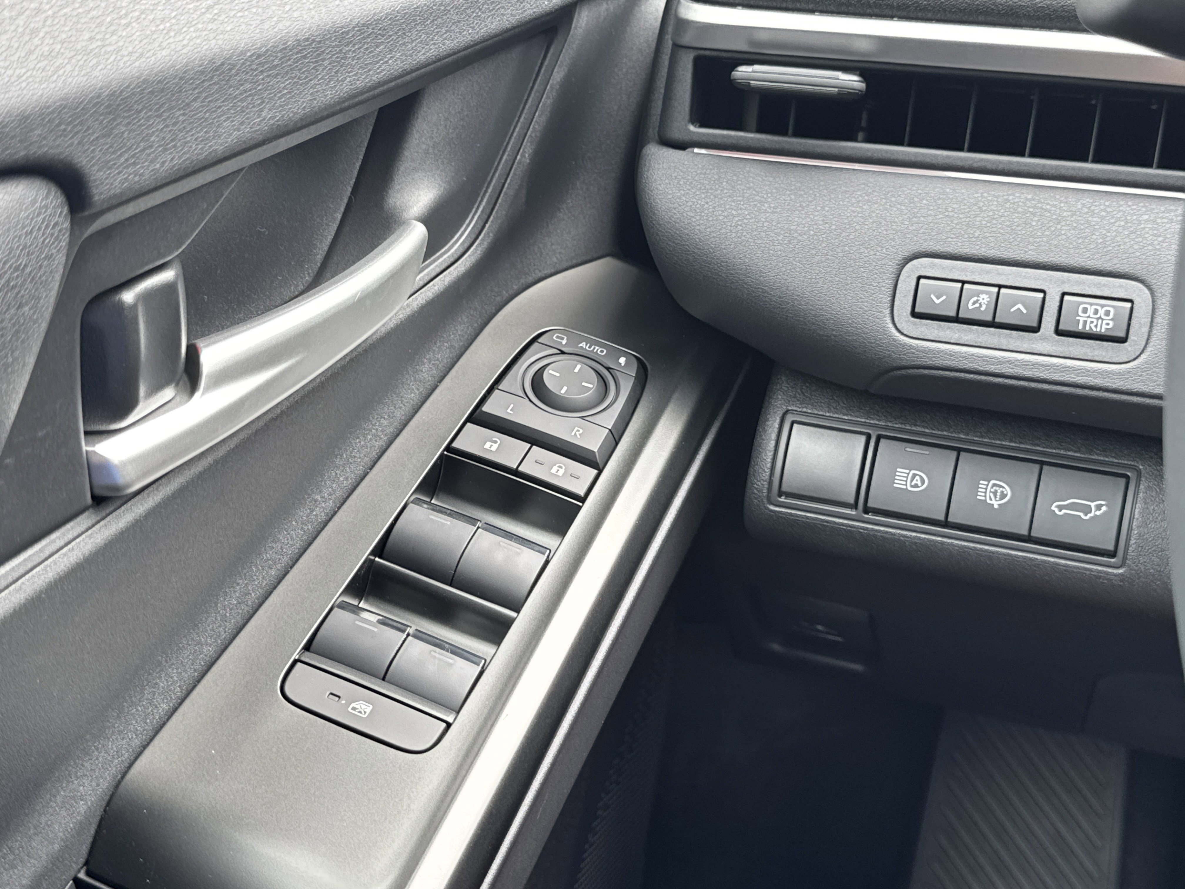 New 2026 Subaru Solterra Premium image 23