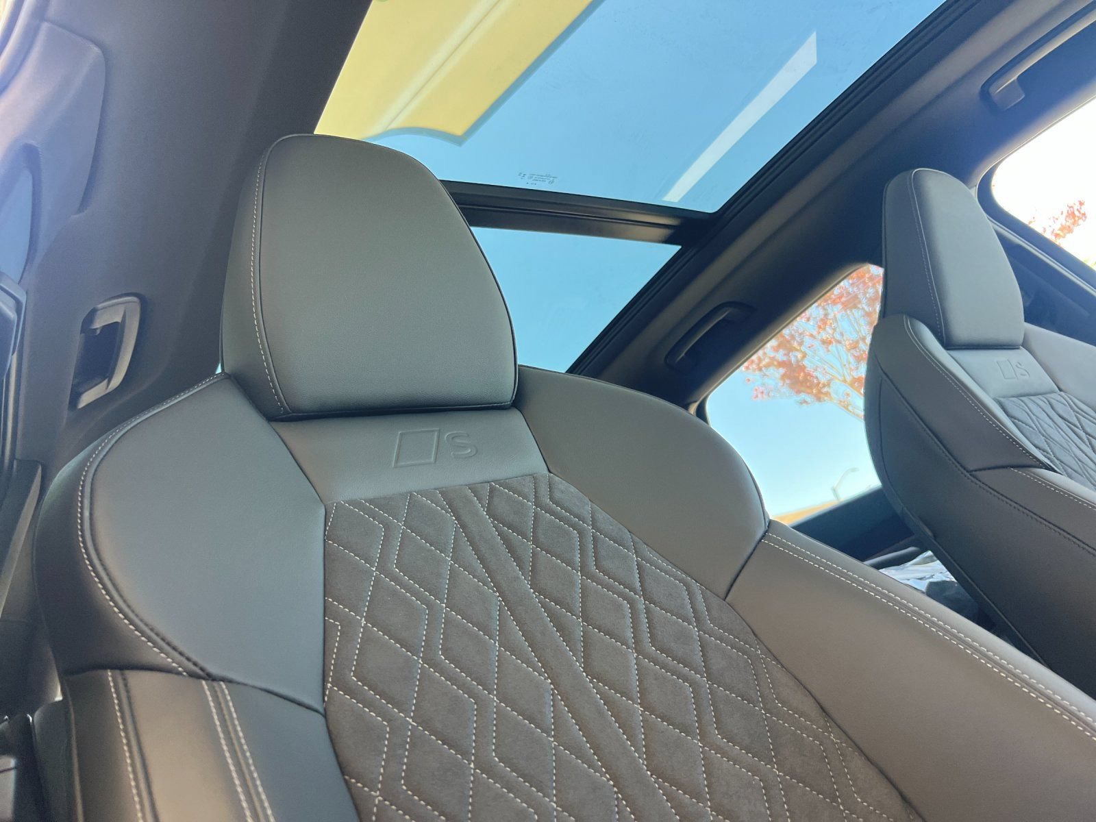 New 2026 Audi SQ5 Premium Plus AWD/4WD image 17