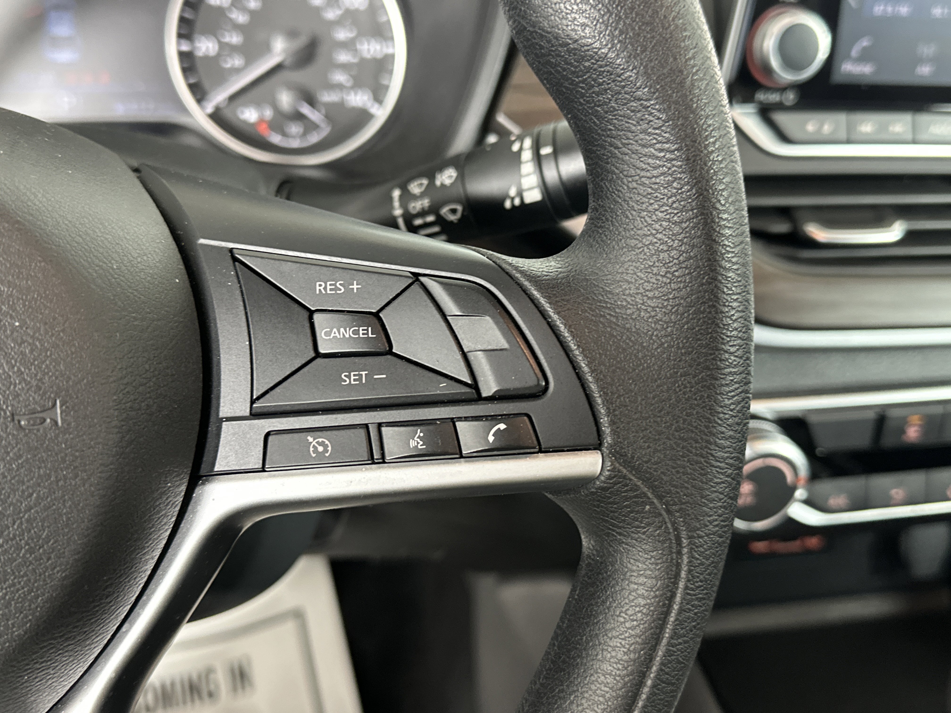 Used 2024 Nissan Altima 2.5 SV image 28