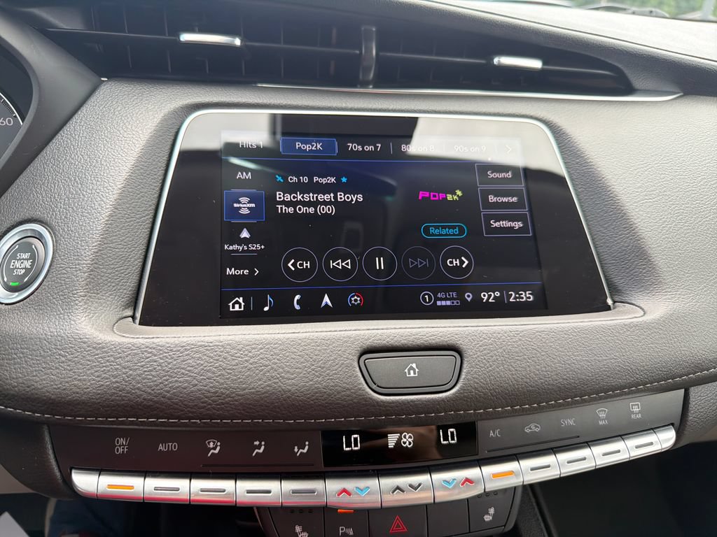 Used 2023 Cadillac XT4 Luxury w/ Cold Weather Package FWD image 22