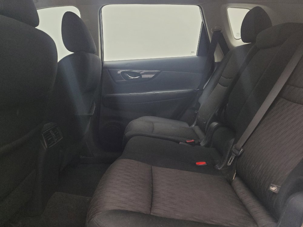 Used 2017 Nissan Rogue S FWD image 18