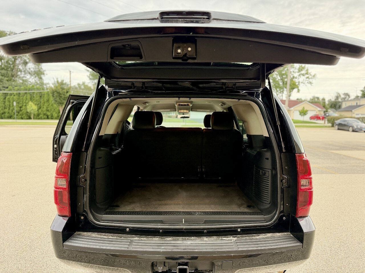 Used 2013 Chevrolet Tahoe 4WD image 17