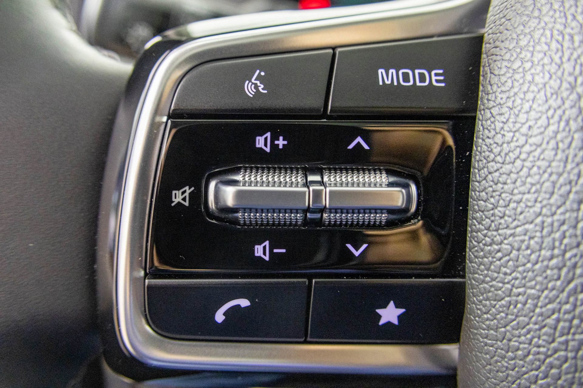 Used 2025 Kia Sorento X-Line EX image 33