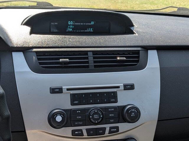 Used 2010 Ford Focus SE FWD image 19