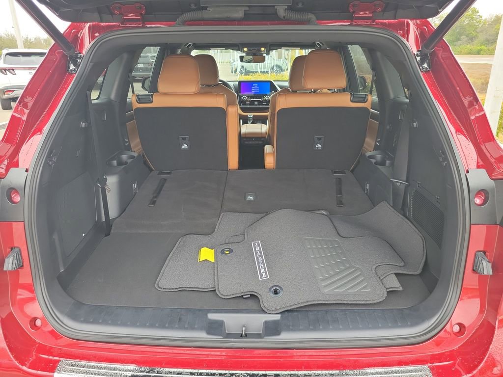Used 2023 Toyota Highlander Platinum image 17