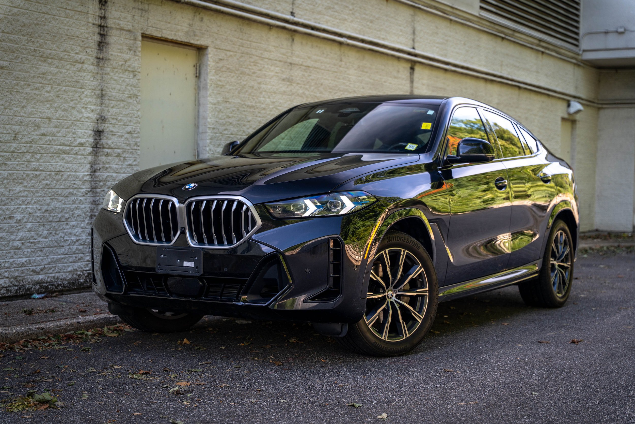 Used 2025 BMW X6 xDrive40i AWD/4WD image 2