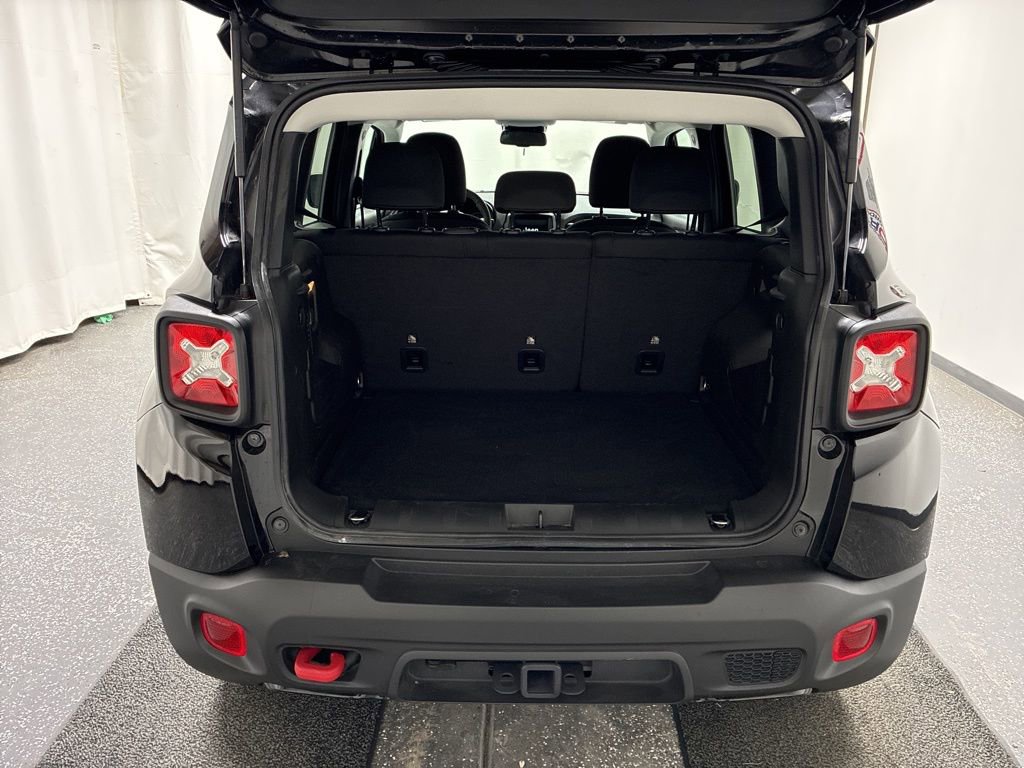 Used 2023 Jeep Renegade Trailhawk w/ Trailer Tow Group image 7