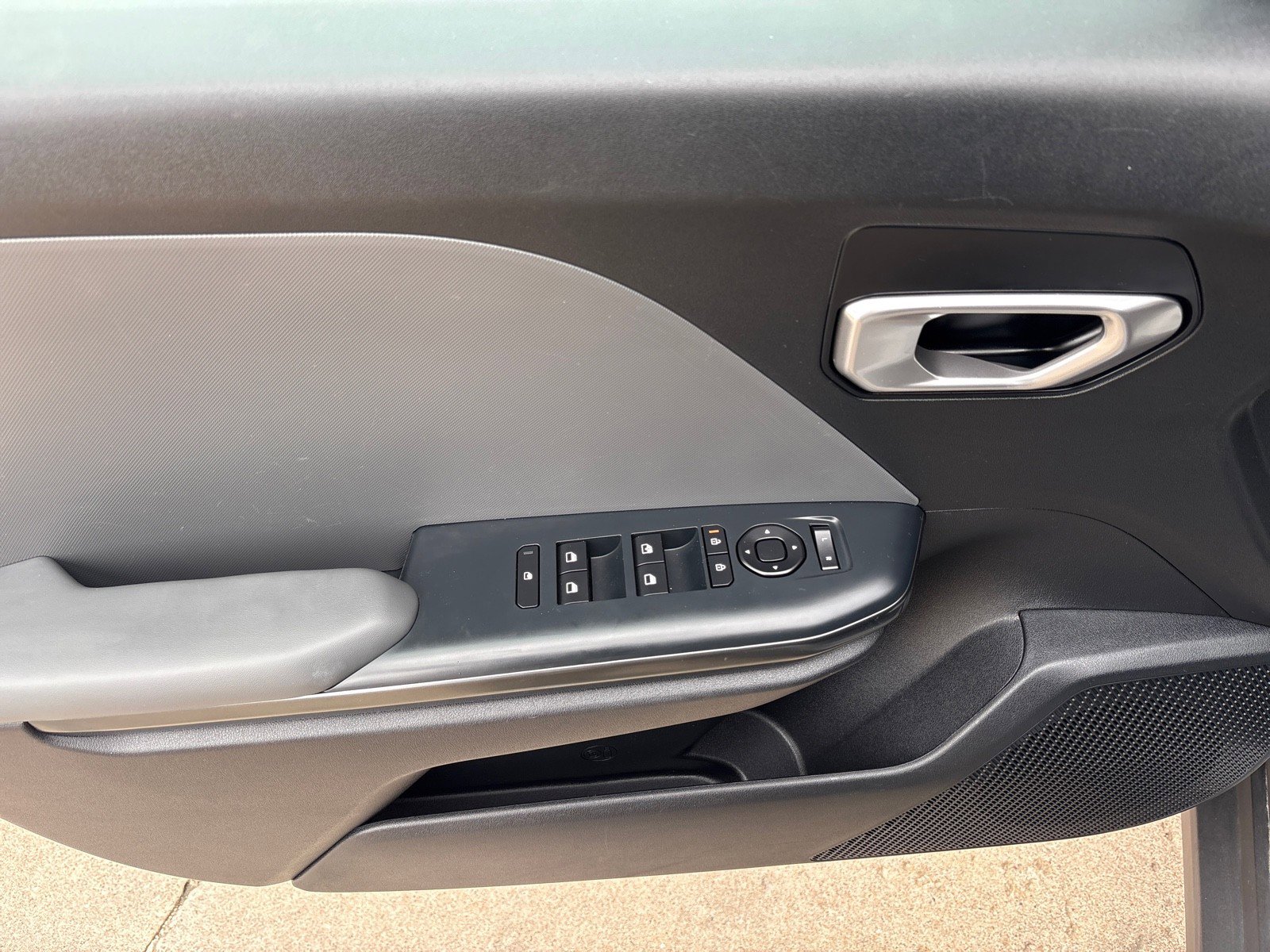 Used 2025 Kia K4 LXS image 12