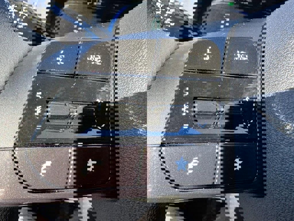 Certified 2025 Hyundai Elantra Sport image 16