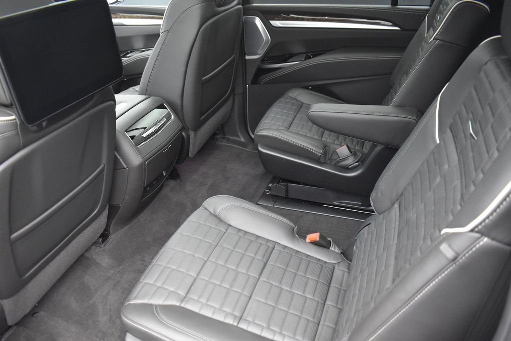 Certified 2026 Cadillac Escalade ESV Platinum Sport w/ LPO, ONYX Package AWD/4WD image 26