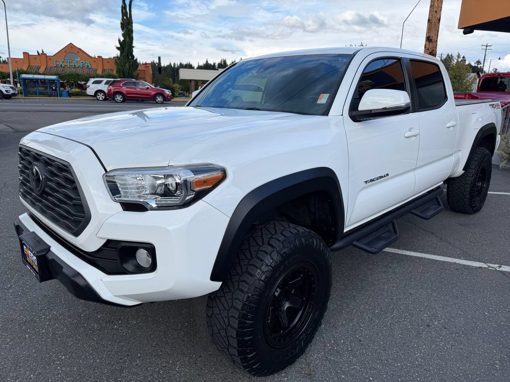 Used 2022 Toyota Tacoma TRD Off-Road w/ TRD Premium Off Road Package AWD/4WD image 3