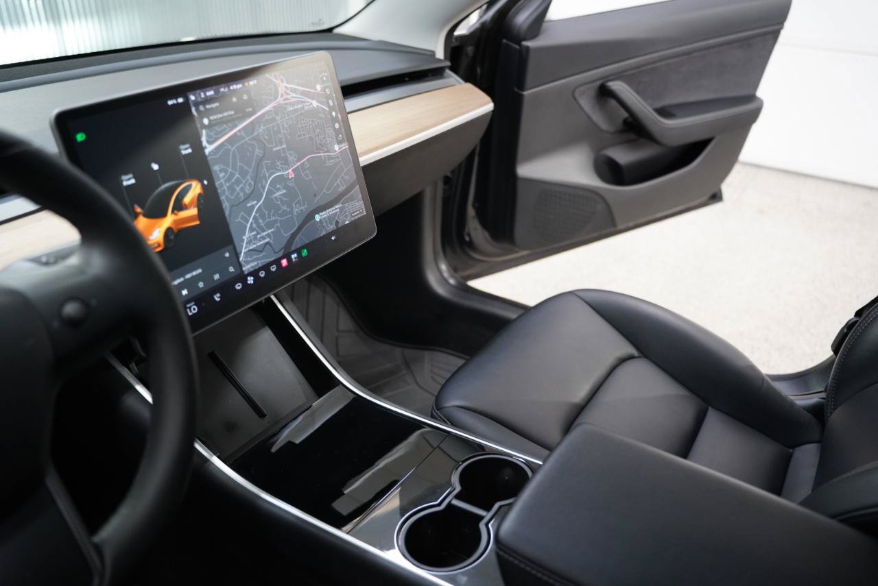 Used 2020 Tesla Model 3 Standard Range Plus RWD image 18