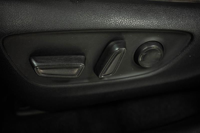 Used 2021 Toyota RAV4 XLE image 10