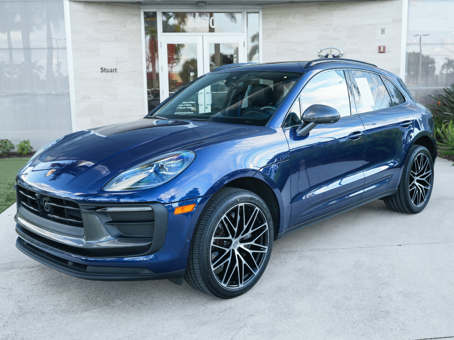 Used 2023 Porsche Macan Turbo AWD/4WD image 26