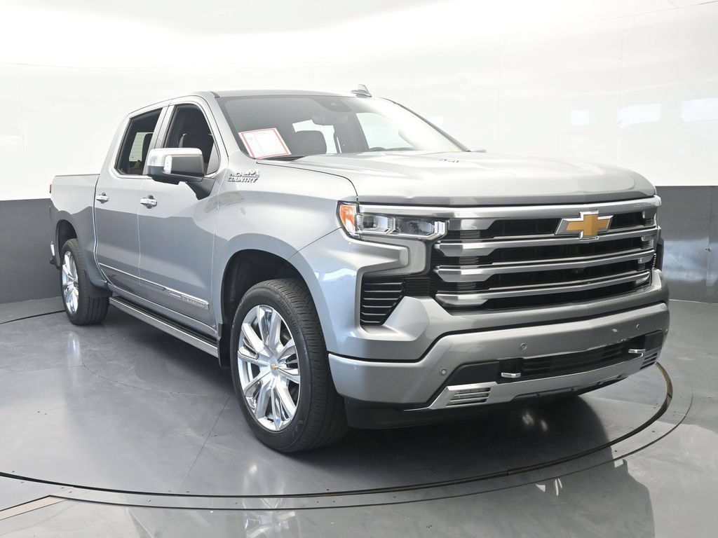 Used 2024 Chevrolet Silverado 1500 High Country w/ Technology Package AWD/4WD image 9