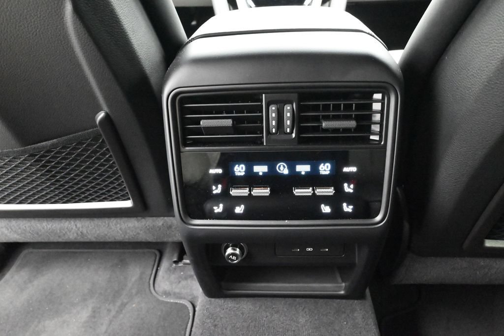 Certified 2025 Porsche Cayenne Coupe AWD/4WD image 18