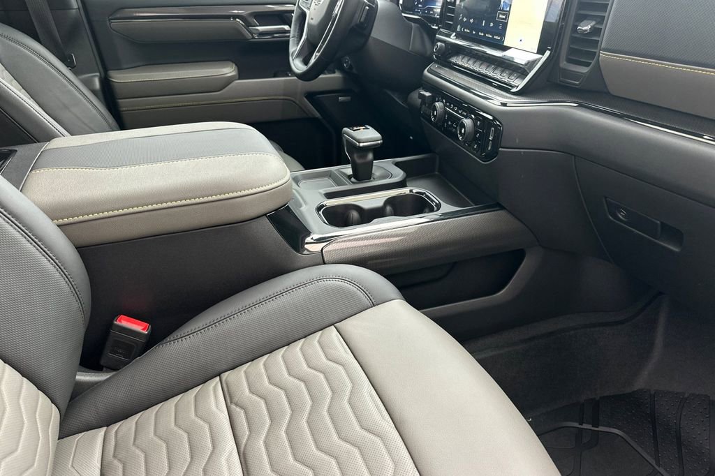 Used 2024 Chevrolet Silverado 1500 ZR2 w/ Technology Package image 15