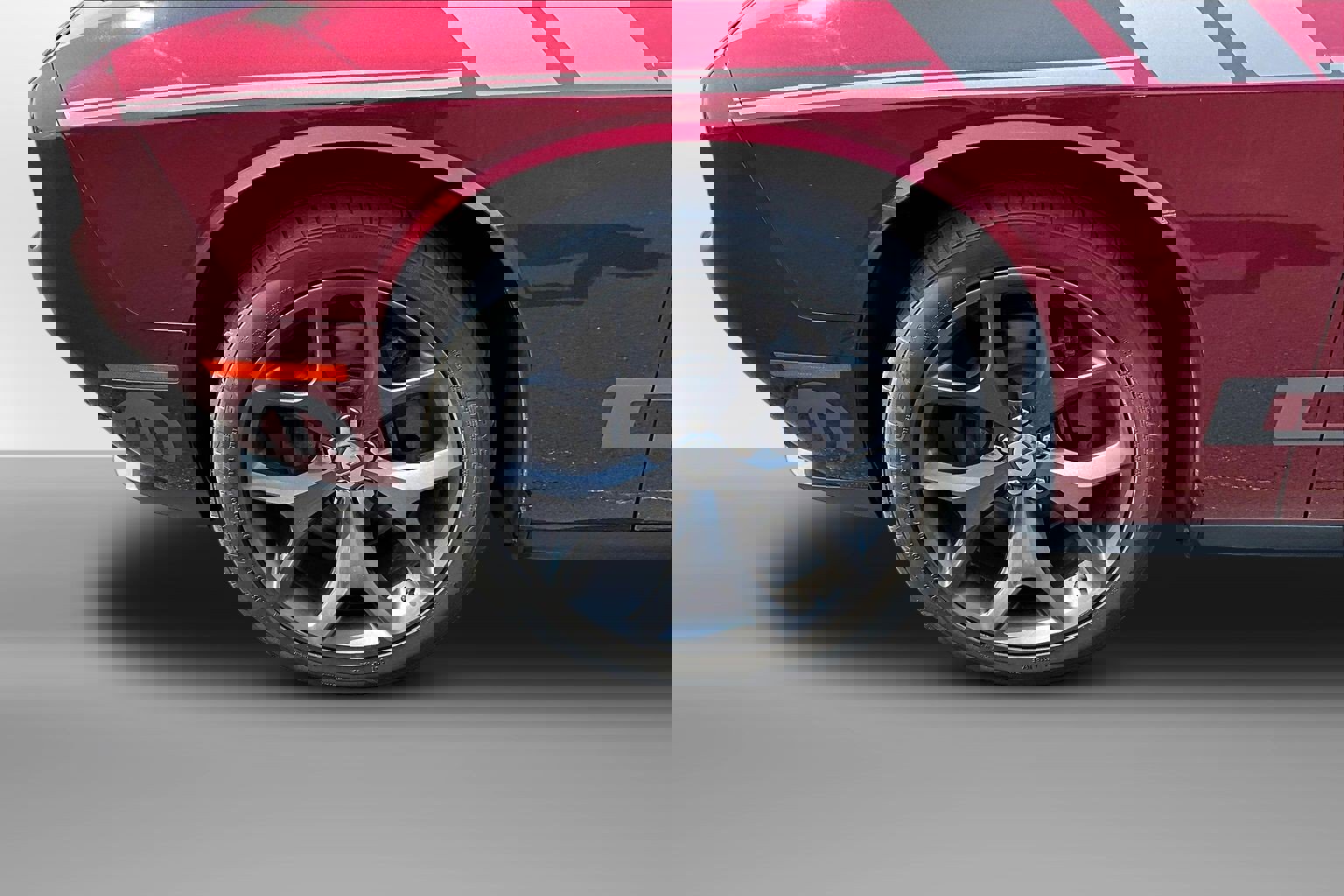 Used 2018 Dodge Challenger SXT Plus image 2