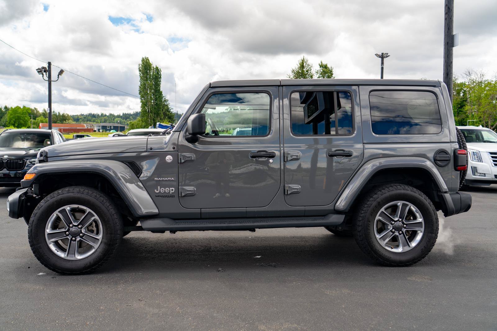 Used 2020 Jeep Wrangler Unlimited Sahara AWD/4WD image 14