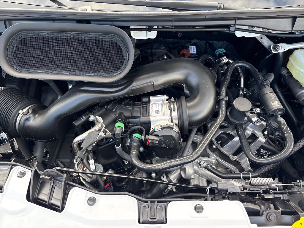 New 2026 Ford Transit 250 148 Medium Roof RWD image 4